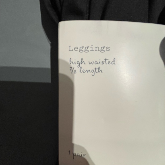 A New Day Women’s High Waisted Everyday Active 7/8 Leggings Black Medium NWT - Picture 3 of 7